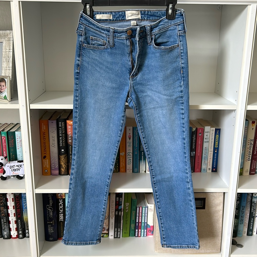 Universal thread, high-rise straight jeans